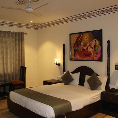The Royal Ville Agra - Family & Corporate Hotel Exteriör bild