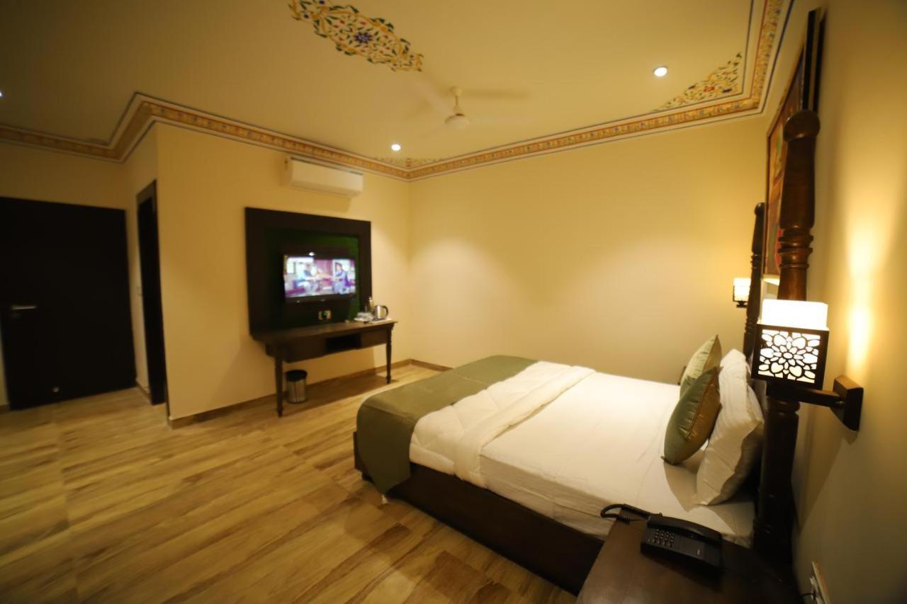 The Royal Ville Agra - Family & Corporate Hotel Exteriör bild