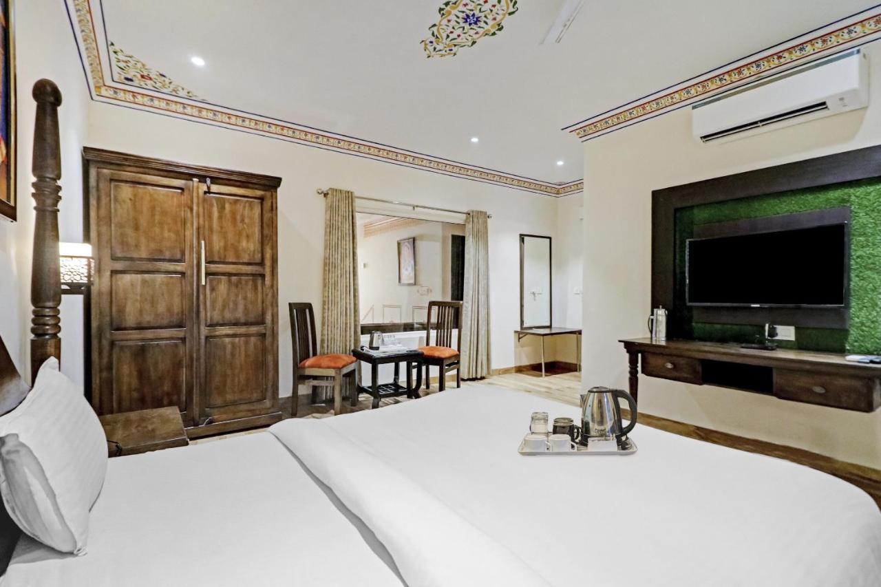 The Royal Ville Agra - Family & Corporate Hotel Exteriör bild