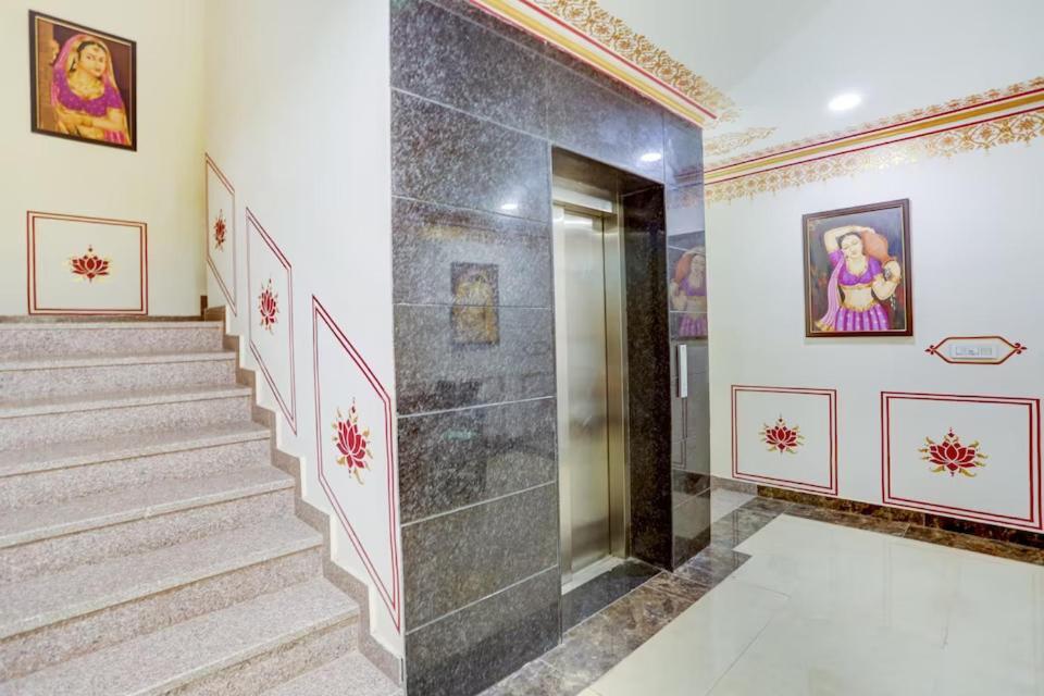 The Royal Ville Agra - Family & Corporate Hotel Exteriör bild