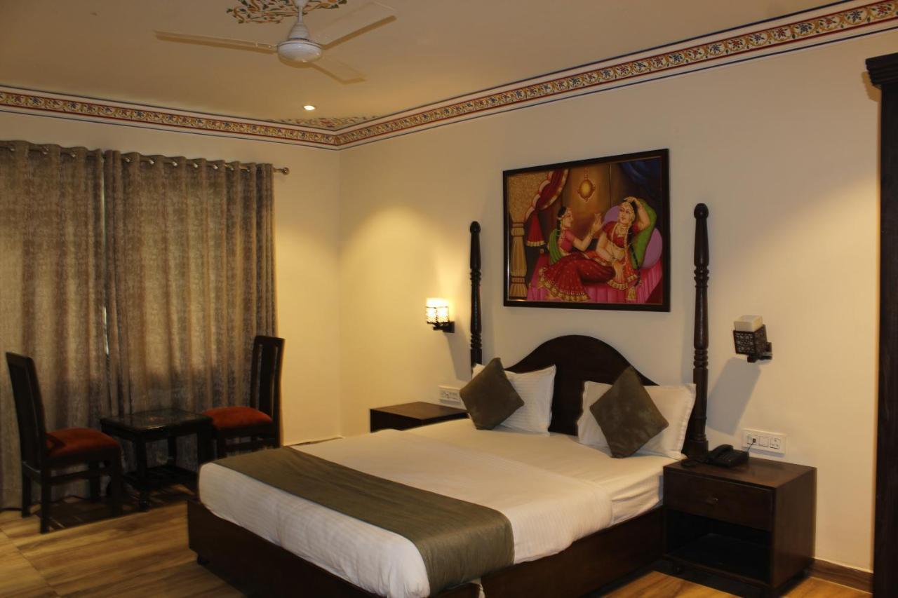 The Royal Ville Agra - Family & Corporate Hotel Exteriör bild