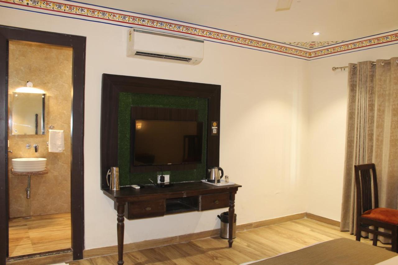 The Royal Ville Agra - Family & Corporate Hotel Exteriör bild