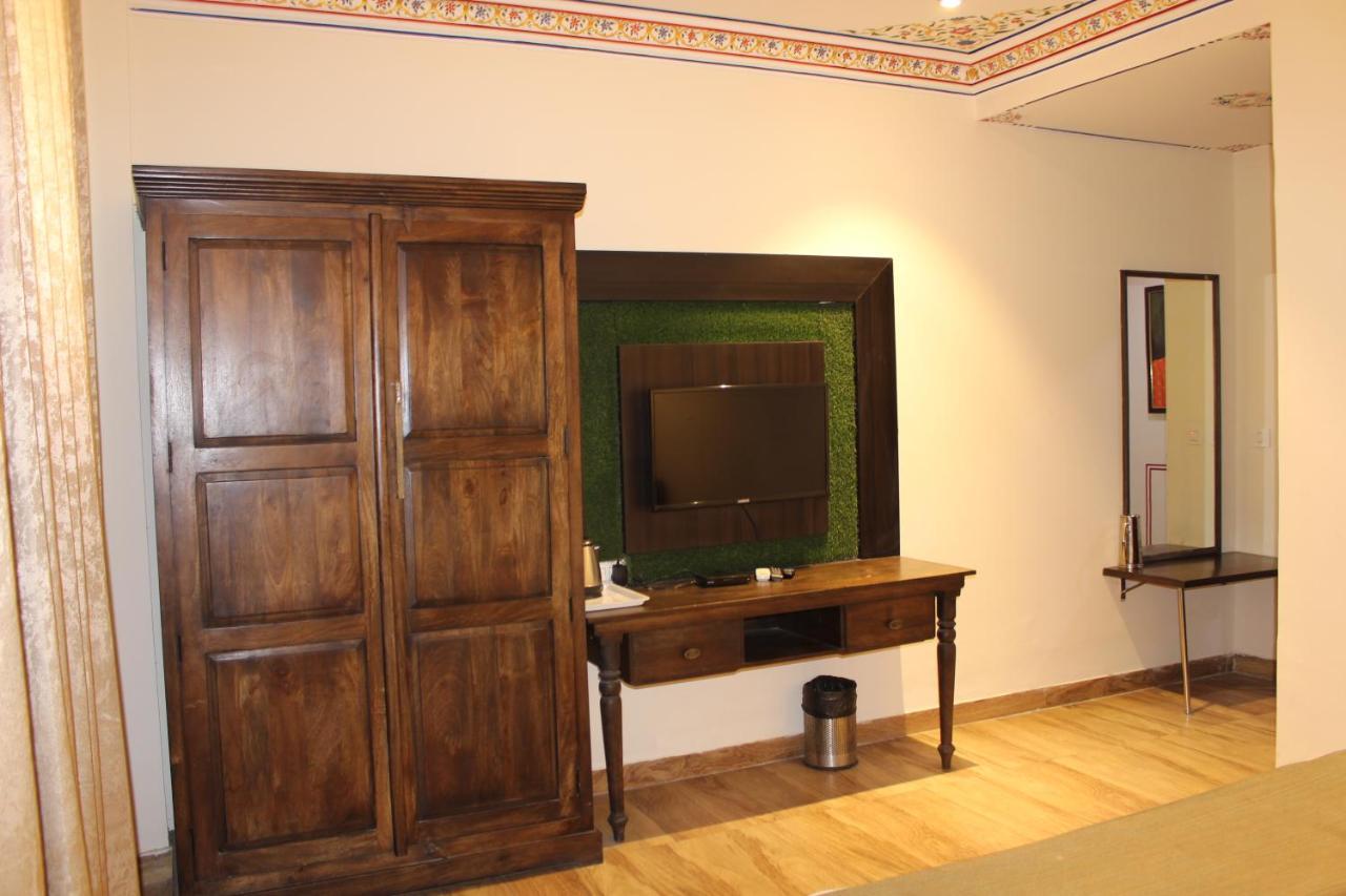 The Royal Ville Agra - Family & Corporate Hotel Exteriör bild