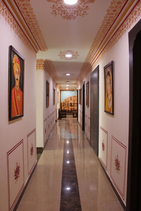 The Royal Ville Agra - Family & Corporate Hotel Exteriör bild