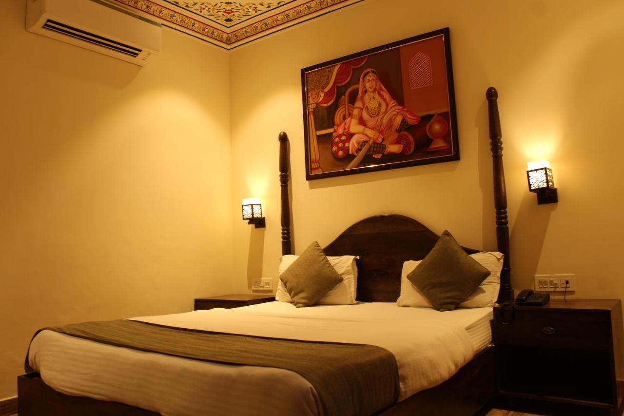 The Royal Ville Agra - Family & Corporate Hotel Exteriör bild