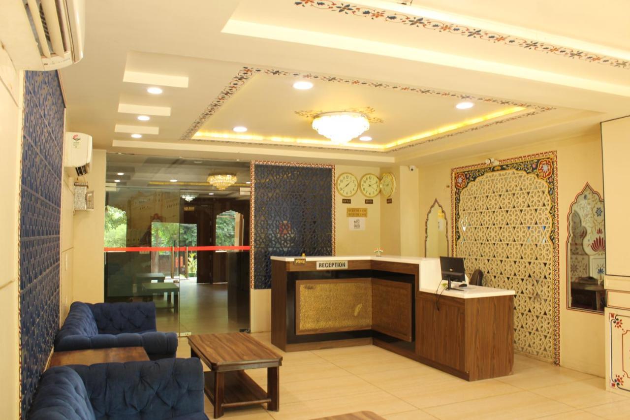 The Royal Ville Agra - Family & Corporate Hotel Exteriör bild