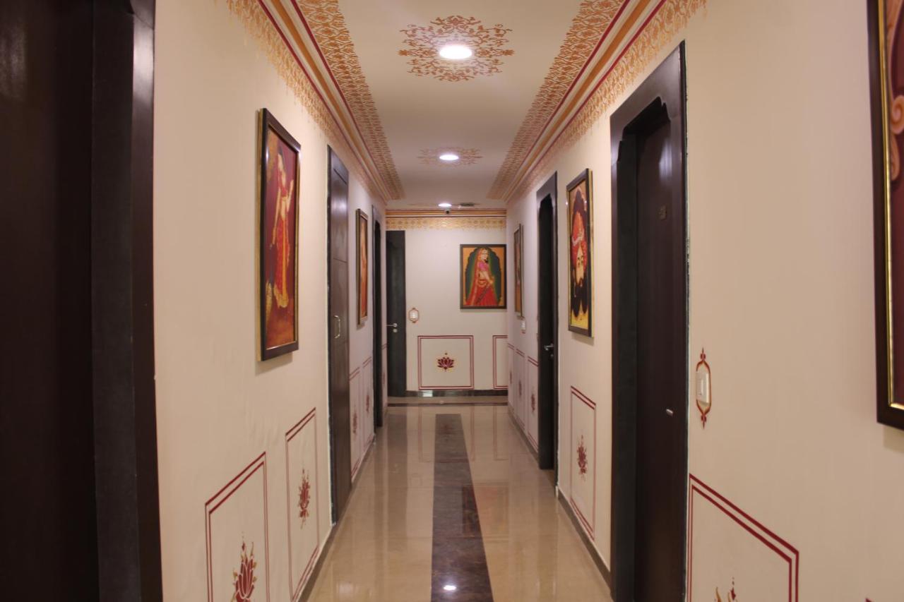 The Royal Ville Agra - Family & Corporate Hotel Exteriör bild