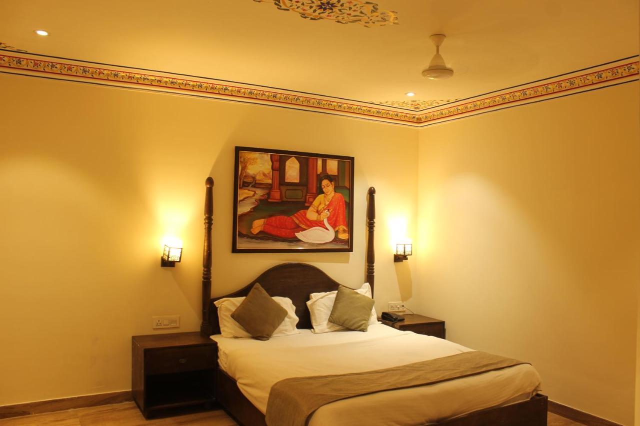 The Royal Ville Agra - Family & Corporate Hotel Exteriör bild