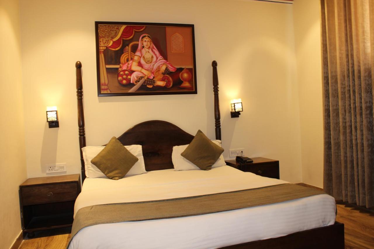 The Royal Ville Agra - Family & Corporate Hotel Exteriör bild