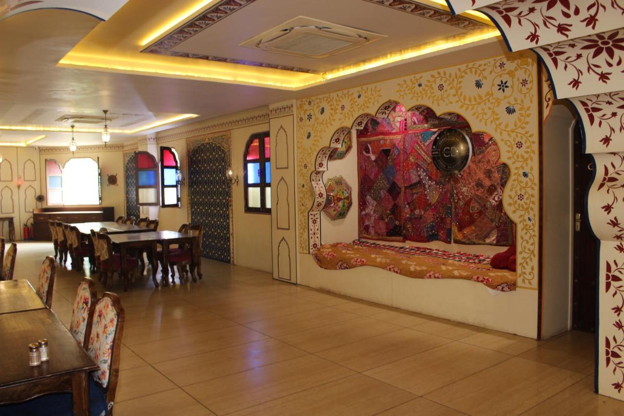 The Royal Ville Agra - Family & Corporate Hotel Exteriör bild