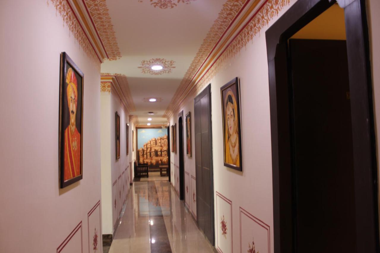 The Royal Ville Agra - Family & Corporate Hotel Exteriör bild