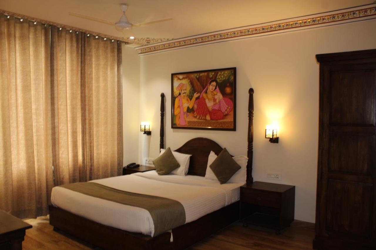 The Royal Ville Agra - Family & Corporate Hotel Exteriör bild