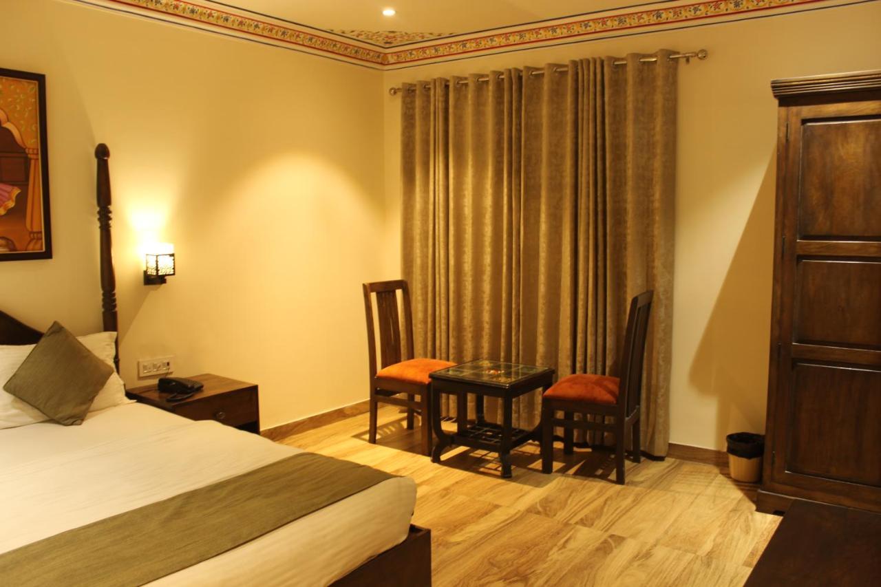 The Royal Ville Agra - Family & Corporate Hotel Exteriör bild