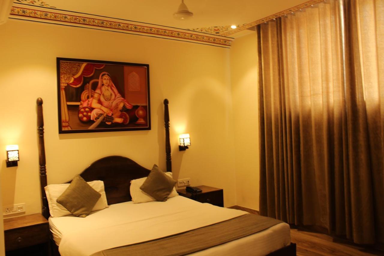 The Royal Ville Agra - Family & Corporate Hotel Exteriör bild