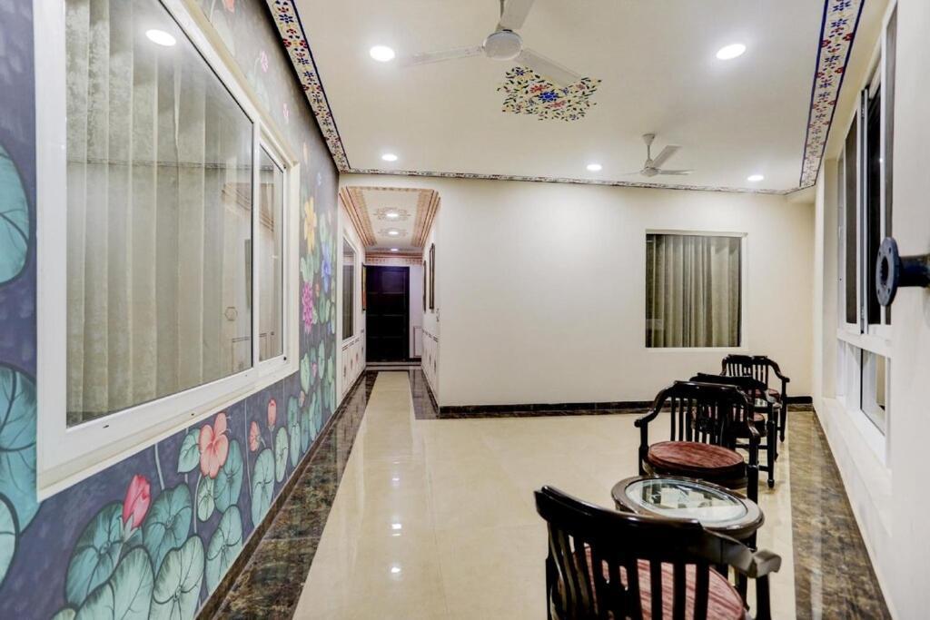 The Royal Ville Agra - Family & Corporate Hotel Exteriör bild